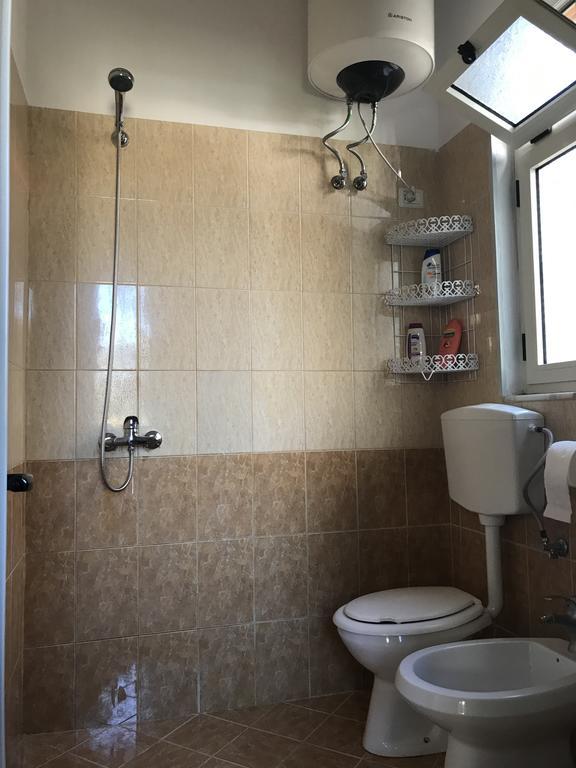Guroal Holiday House Shëngjin المظهر الخارجي الصورة