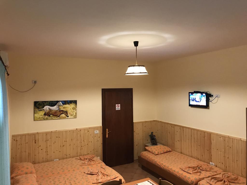 Guroal Holiday House Shëngjin المظهر الخارجي الصورة